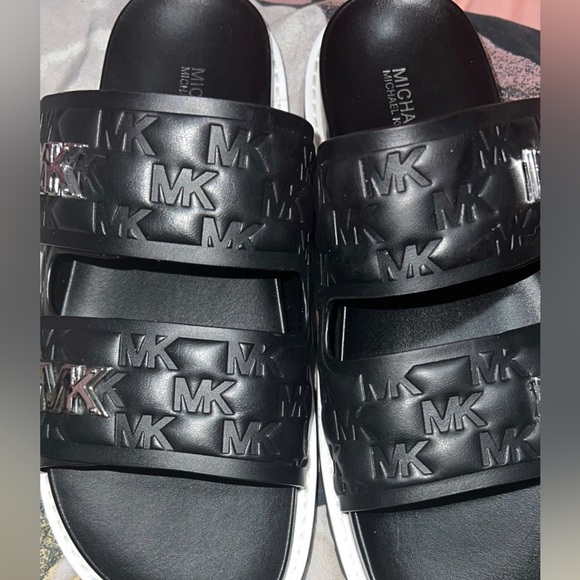 Michael kors sandals - Picture 1 of 3